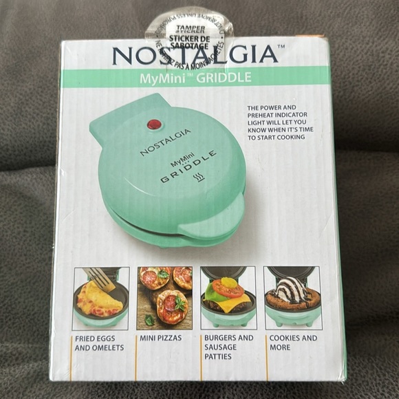 Nostalgia MyMini Mini GRIDDLE 5" Non-Stick Cooking Surface - Picture 3 of 5